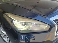 الأنوار الأمامية اليمين