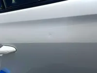 الباب الأمامى الأيمن