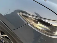 الأنوار الأمامية اليمين