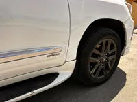 Right fender