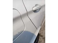 الباب الأمامى الأيسر