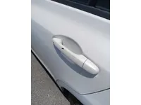 الباب الأمامى الأيسر