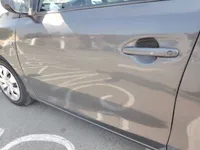 الباب الأمامى الأيسر