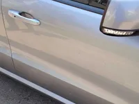 الباب الأمامى الأيمن