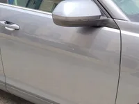 الباب الأمامى الأيمن