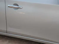 الباب الأمامى الأيمن