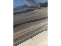 الباب الأمامى الأيسر