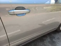 الباب الأمامى الأيمن