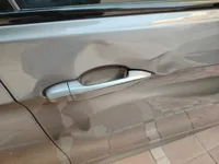 الباب الأمامى الأيمن