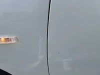 الباب الأمامى الأيسر