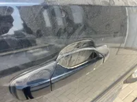 الباب الأمامى الأيمن