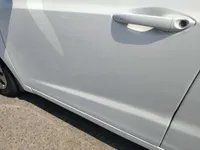 الباب الأمامى الأيسر
