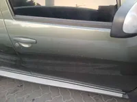 الباب الأمامى الأيمن