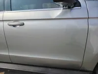 الباب الأمامى الأيمن
