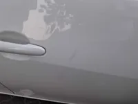 الباب الأمامى الأيمن