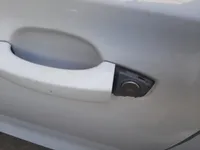 الباب الأمامى الأيسر