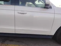 الباب الأمامى الأيمن