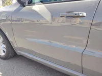الباب الأمامى الأيسر
