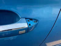 الباب الأمامى الأيسر