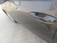الباب الأمامى الأيسر