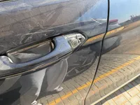 الباب الأمامى الأيسر