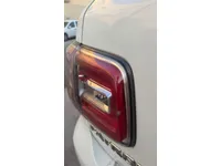 الأنوار الخلفية اليسار
