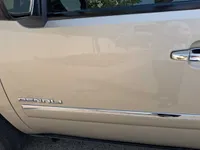الباب الأمامى الأيسر
