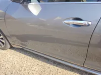 الباب الأمامى الأيسر