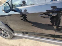 الباب الأمامى الأيسر