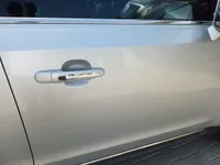 الباب الأمامى الأيمن