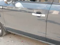 الباب الأمامى الأيسر