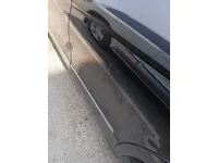 الباب الأمامى الأيسر