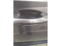 الباب الأمامى الأيمن