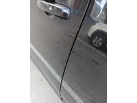 الباب الأمامى الأيسر