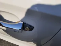 الباب الأمامى الأيسر