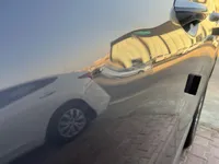 الباب الأمامى الأيمن