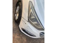 الأنوار الأمامية اليمين