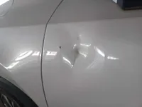 الباب الأمامى الأيسر