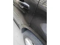 الباب الأمامى الأيسر