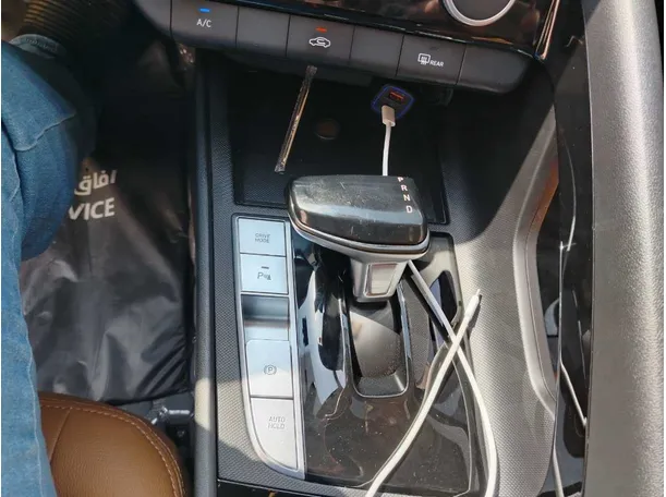 Car image 24