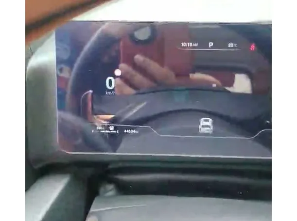 Car image 30