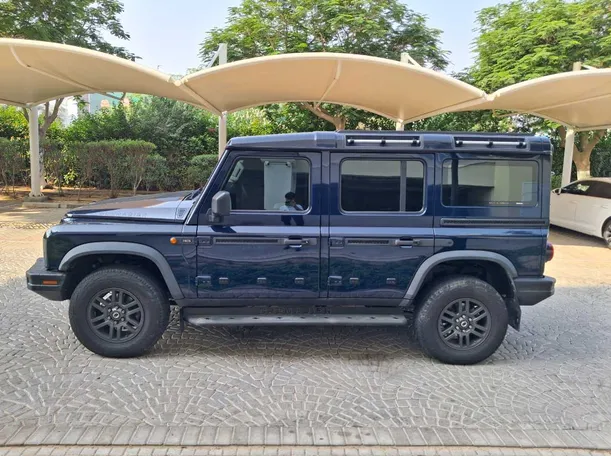 Car image 4