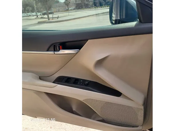 Car image 27