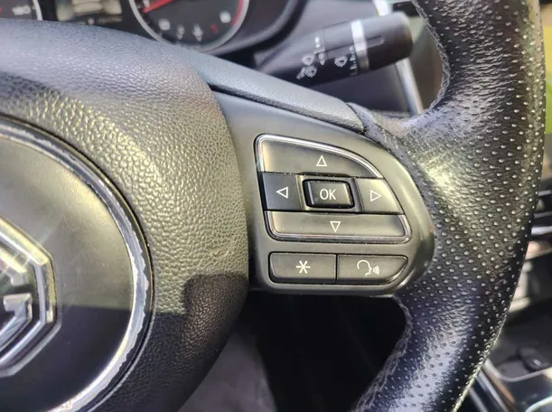 Car image 36