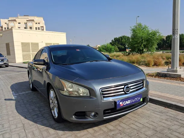 Car image 4