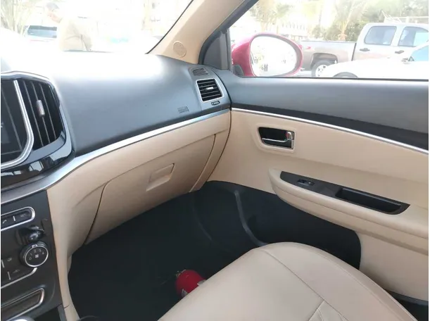 Car image 33