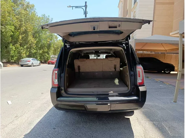 Car image 26