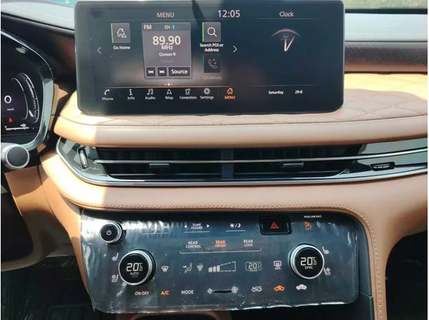 Car image 22