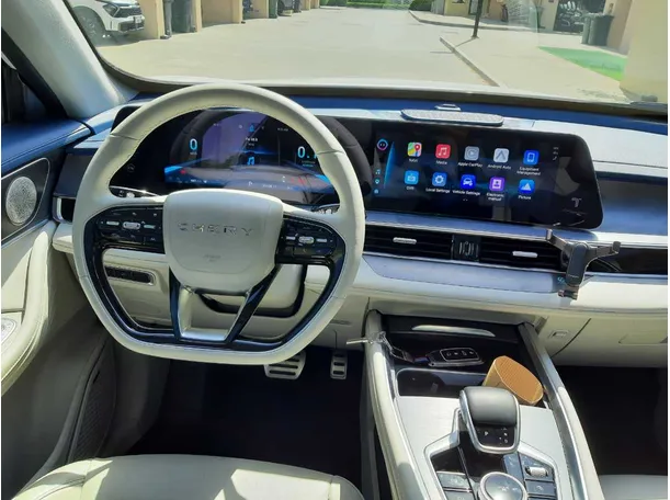 Car image 14