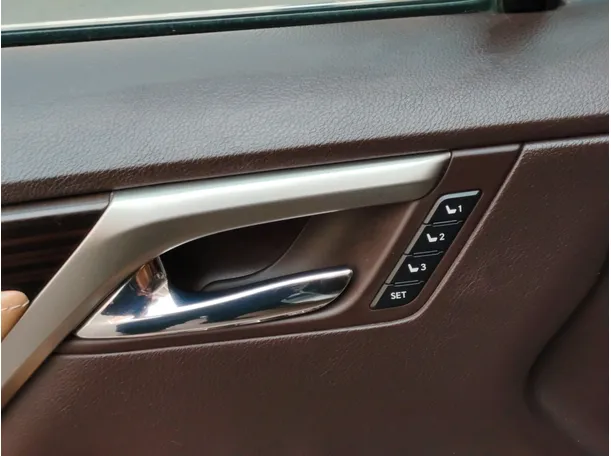 Car image 34